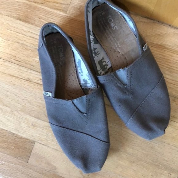 Toms Shoes - Toms Gray Canvas Slip Ons Sz 7
